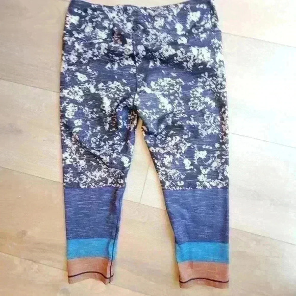 Prana Piller Printerd Capri Medium Floral - Picture 4 of 5